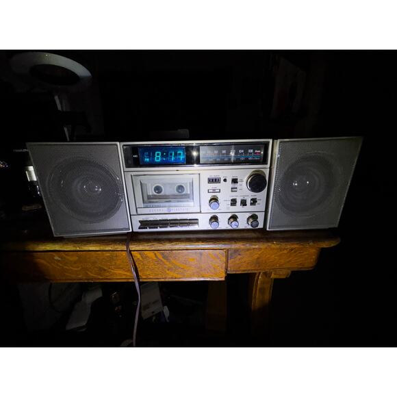 General Electric AM/FM Stereo Clock Radio Cassette Recorder – For Parts/Repair - Picture 2 of 15